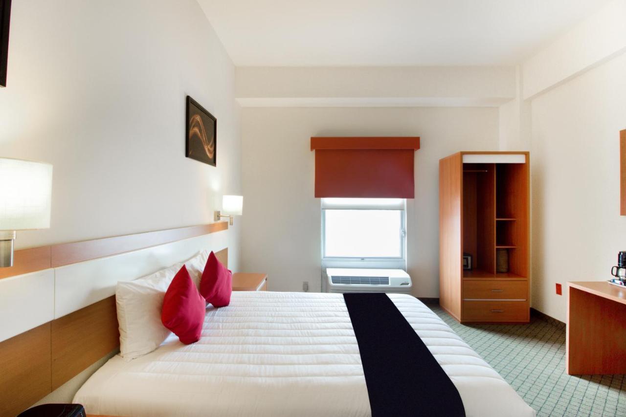 Capital O Hotel Herederos, פיידראס נגראס מראה חיצוני תמונה